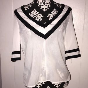 🍓black and white blouse